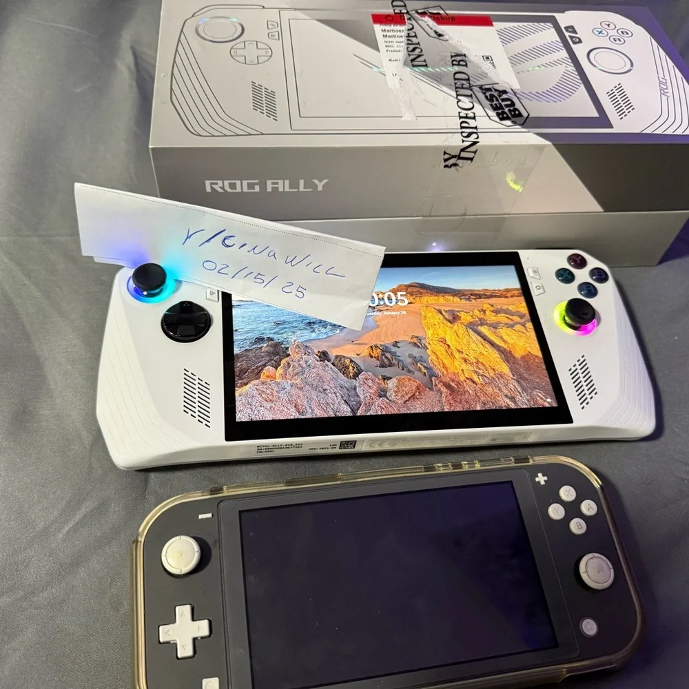 Ally White Handheld Gaming Console - Picture 4 of 5